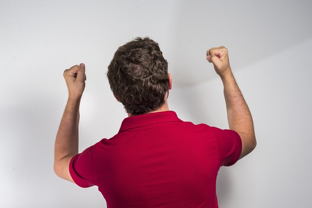 持高强度的 持高强度的