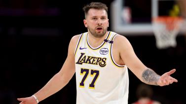 于场上球员 于场上球员